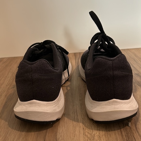 Women’s Nike Run Swift athletic shoes. Size 8.5. Only worn a handful of times. - Picture 4 of 9